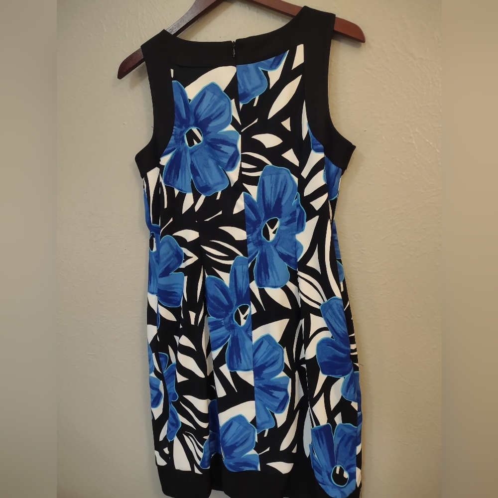 AGB Dress Black & White Blue Floral Sheath Dress Size 12 - Picture 12 of 15